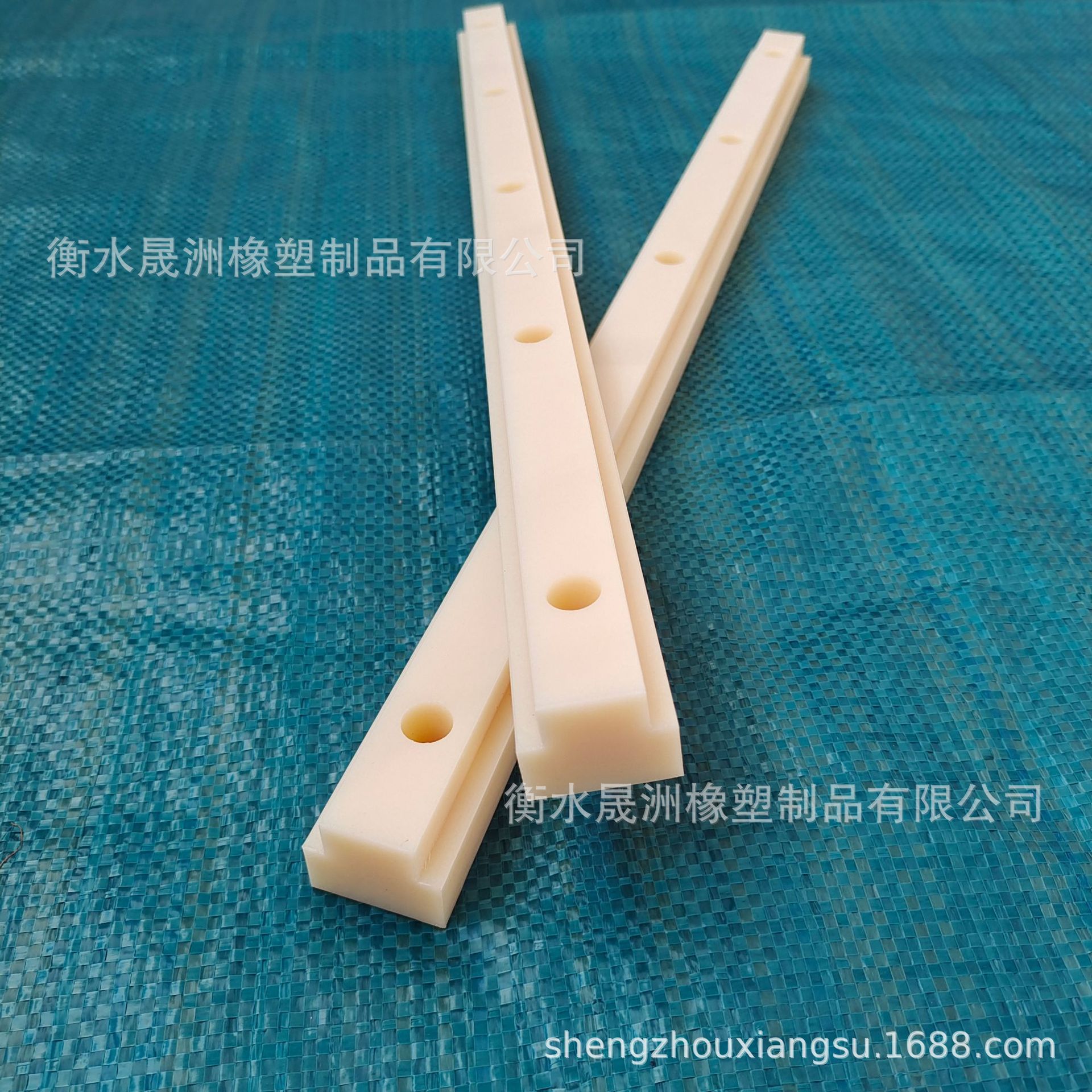 高分子塑料尼龙导轨 耐磨尼龙链条导轨MC含油尼龙导轨 尼龙长条