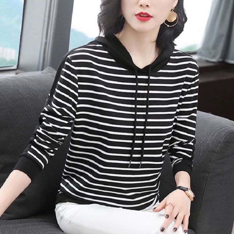Весна-Осень 2022 г., новинка, модная свободная Универсальная футболка в полоску с длинными рукавами и капюшоном внутри и снаружи, Женская Базовая рубашка