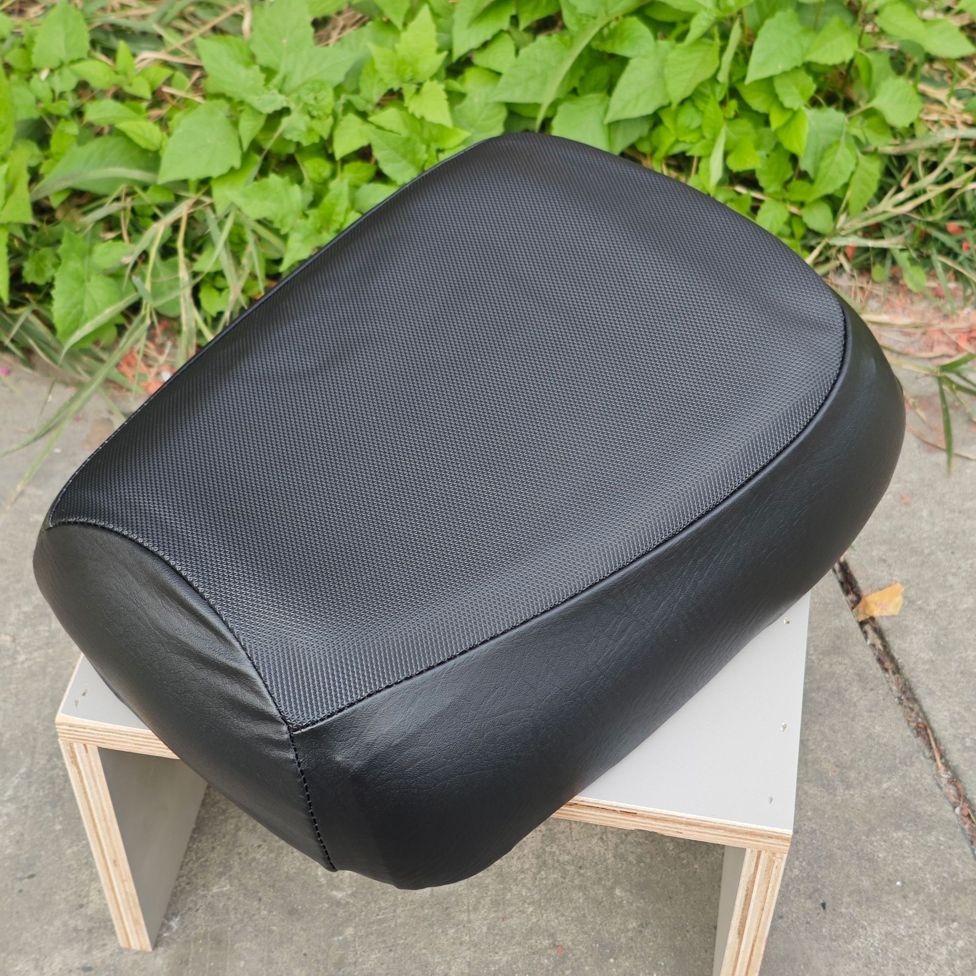 Load King Electric Vehicle Grid Cushion Cover Two-wheel Battery Car Hercules Roadbar Universal Leather Waterproof Cushion Cover