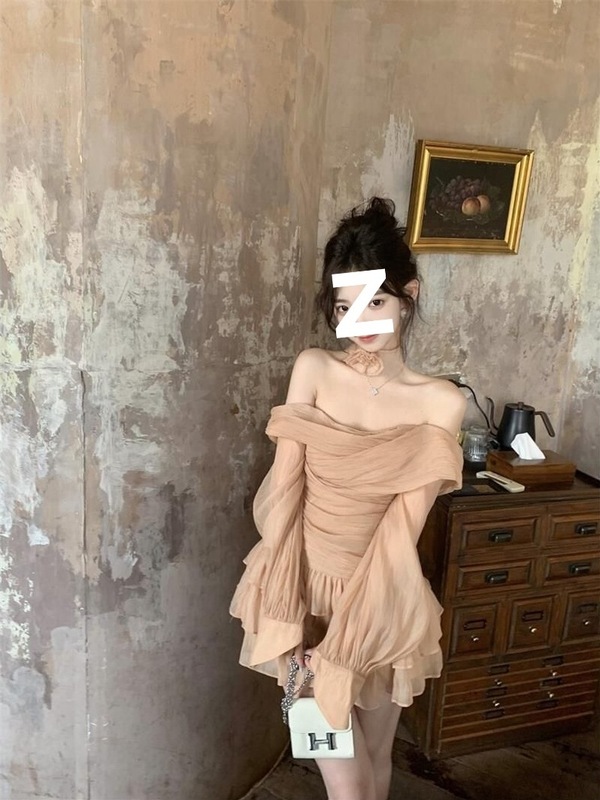 纯欲辣妹风抹胸连衣裙女夏季褶皱微透高级感气质收腰显瘦长袖短裙|undefined