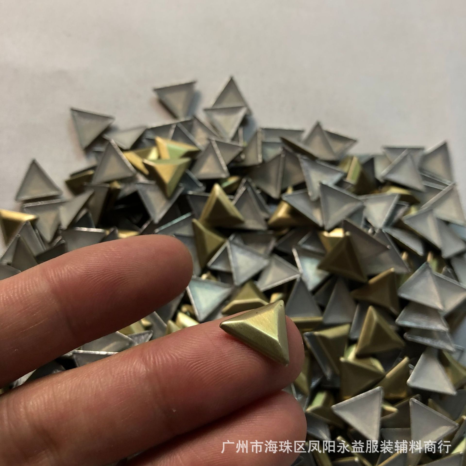 服饰辅料金属烫片箱包鞋帽铝烫片烫图异形烫片八角片半圆珠仿铜片