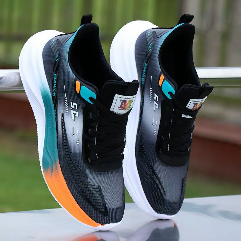 Zapatos para correr ultraligeros transfronterizos zapatos para hombres zapatos de red transpirables de primavera y verano zapatos casuales para hombres zapatos deportivos sucios para estudiantes al por mayor