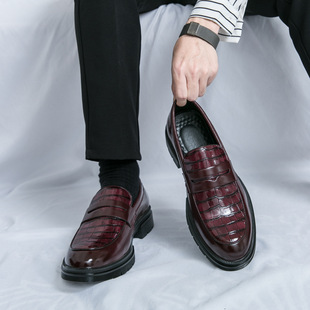 Cross-border plus size leather shoes 2024 spring and autumn men's one-pedal lazy business formal groom wedding shoes wine red