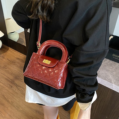 メーカー卸売 2025 新しいフレンチニッチ菱形ポータブルクロスボディバッグ春と夏のファッションバッグ女性のための