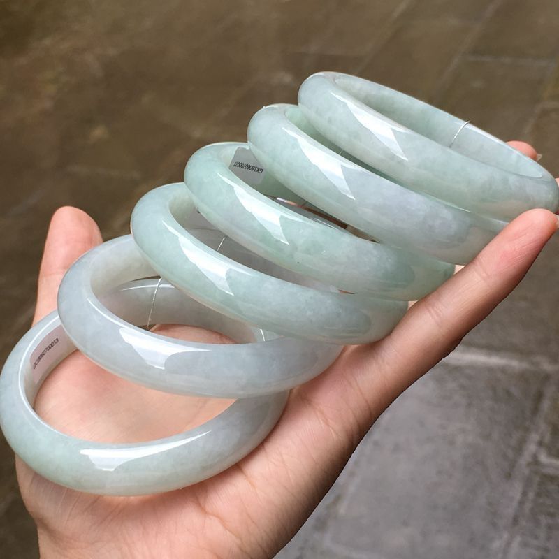 Vòng tay ngọc bích tự nhiên Miến Điện màu trắng ánh trăng xanh nhạt, đường kính trong 51–64 mm