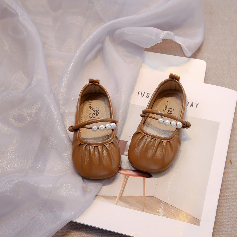 브라운 밑창이 더욱 편안하게 업그레이드되었습니다.