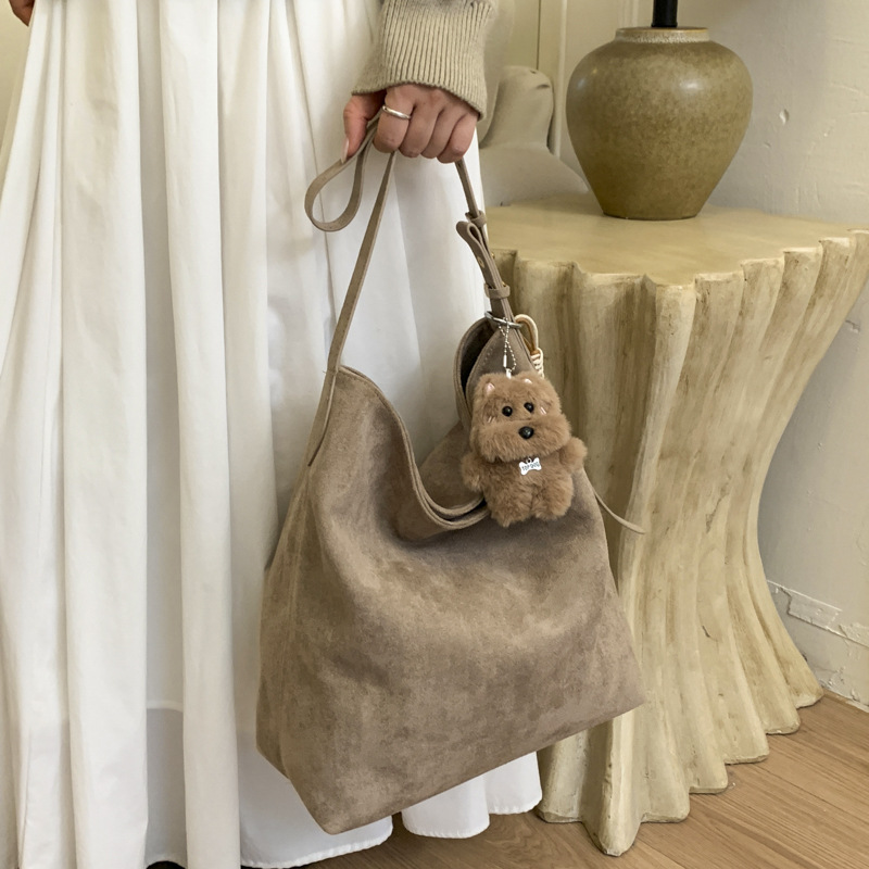 Bolso retro otoño-invierno bolso de mujer 2025 nuevo estilo de aire extranjero de gran capacidad ocio de moda de hombro único brazo bolso de viaje image 10