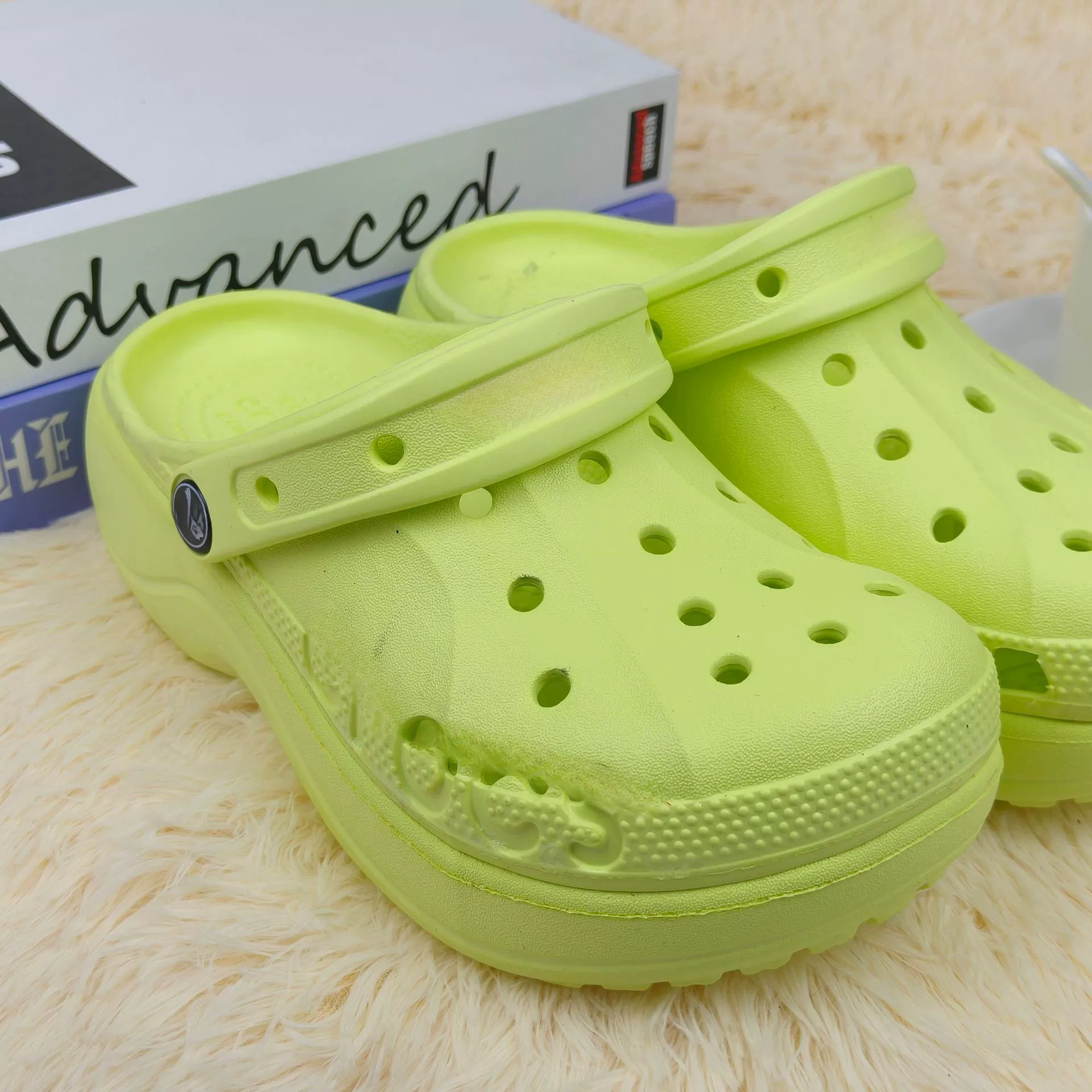 2025 новая пещерная обувь модная толстая подошва Baya дикая нескользящая дышащая женщина носит пляжные холодные тапочки