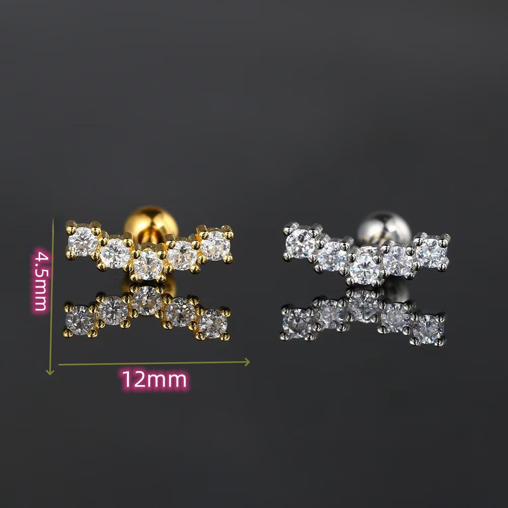 16G labret stud size and finish detail