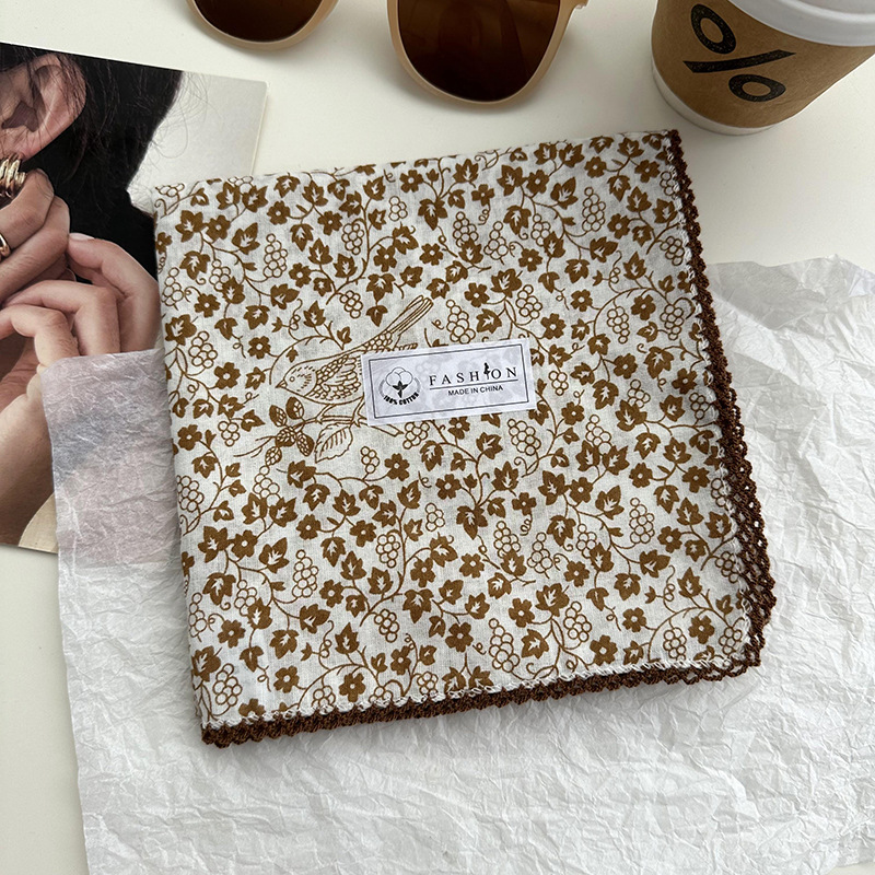 Color café de enredaderas de uva