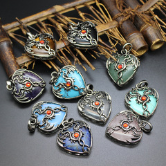 復古中世紀水晶飾品批發 愛心天然石雙龍吊墜綠松石小飾品