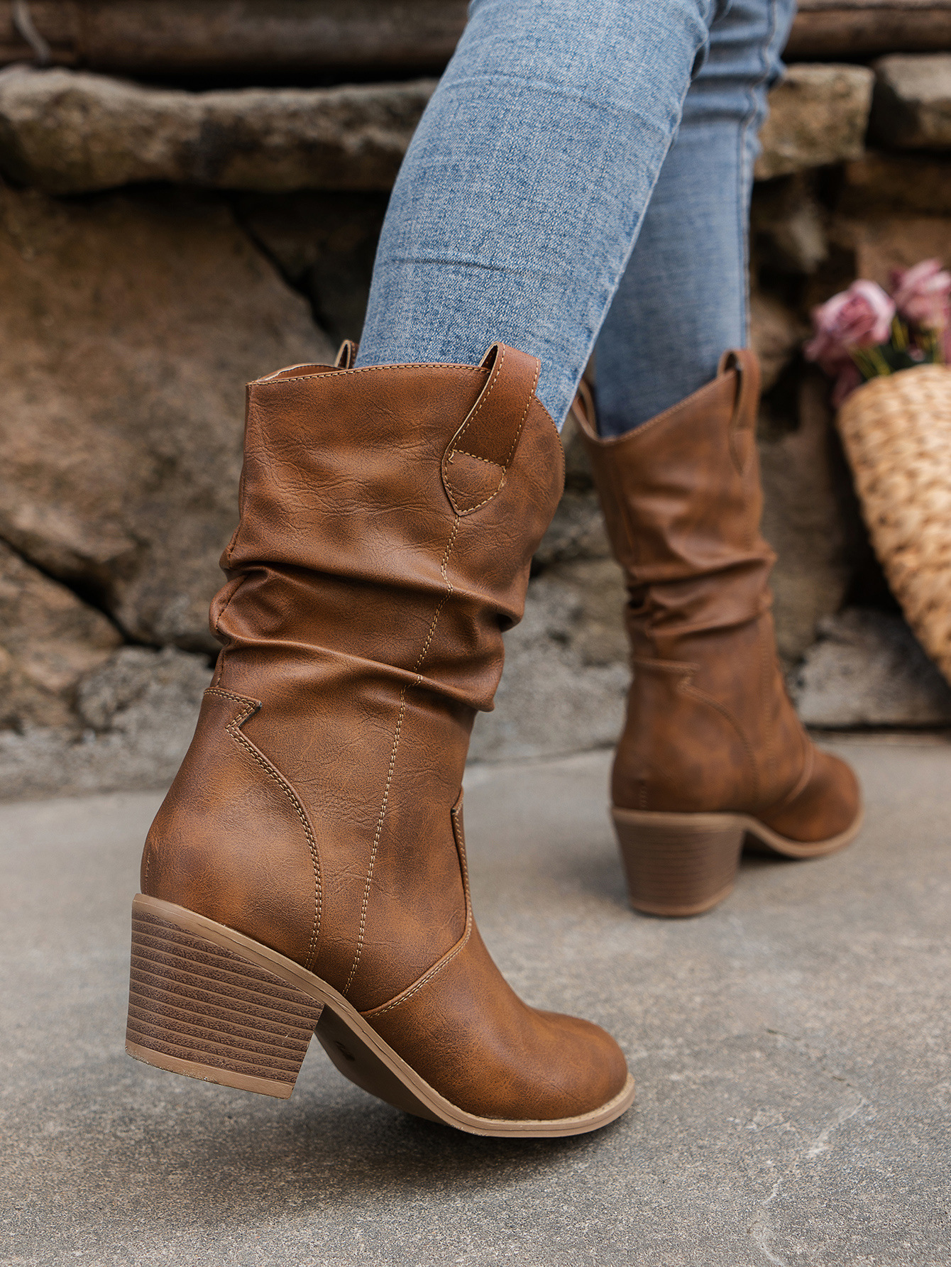 Women's Streetwear Solid Color Point Toe Riding Boots display picture 1