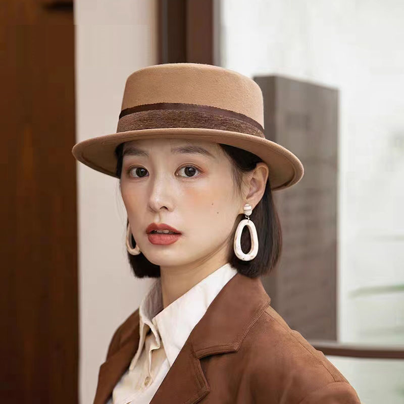 프랑스 패션 새로운 가을, 겨울 다목적 우아한 복고풍 플랫 탑 모자 여성 패션 양모 펠트 모자 여성 모직 소재