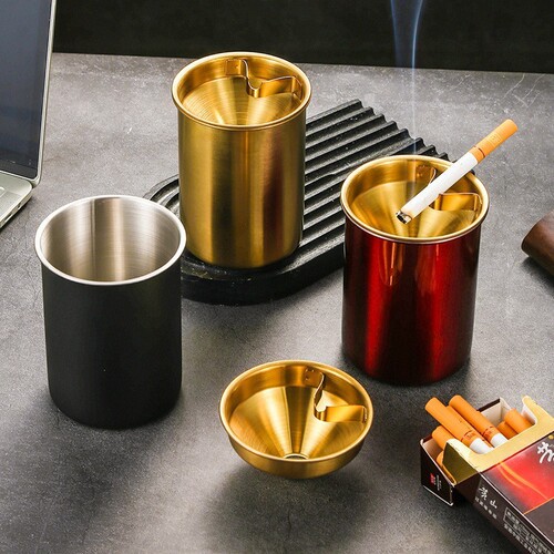Creative ashtray, stainless steel household car ashtray, anti-spill ashtray with filter screen, suitable for cafes, bars, ashtray with funnel and lid