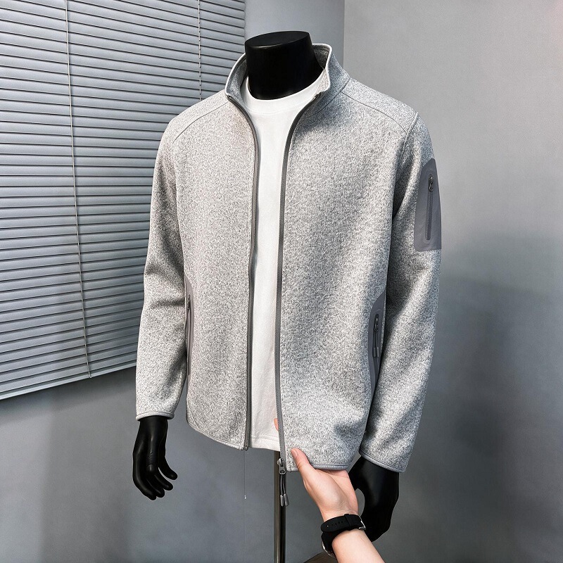 300g high-density fleece, thick and full, effectively locks in warmth, skin-friendly, soft and breathable, durable and wear-resistant, trendy and fashionable 300g high-density fleece, thick and full, effectively locks in warmth, skin-friendly, soft and breathable, durable and wear-resistant, trendy and fashionable