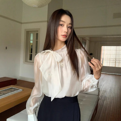 起範2025早春の新型フランス式のビーズのシャツ付きの女性の長袖の優雅な立襟のシャツ83106-1