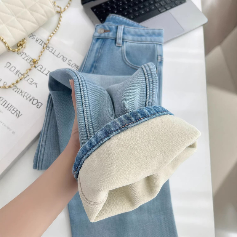 Light Blue Fleece-Lined Straight-Leg Jeans for Women, Winter 2025 New Style, High-Waisted, Retro, Loose-Fitting, Slimming Narrow Wide-Leg Pants Light Blue Fleece-Lined Straight-Leg Jeans for Women, Winter 2025 New Style, High-Waisted, Retro, Loose-Fitting, Slimming Narrow Wide-Leg Pants