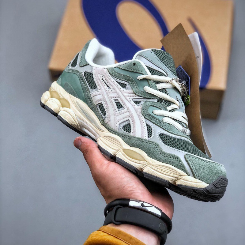 오프화이트 밀리터리 그린 1203A383-302