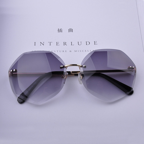 Direct factory supply fashionable new edge gradient sunglasses for women, Korean style, trendy round face sun shade sunglasses that show temperament