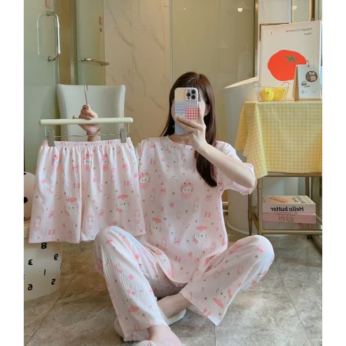 Venta al por mayor transfronteriza de una variedad de pantalones de manga corta de tres piezas, pijamas de mujer, pantalones cortos de algodón de nubes de verano de dibujos animados, servicio a domicilio