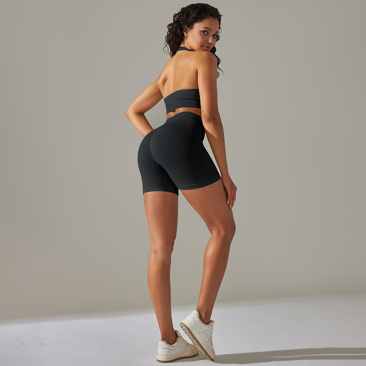 Transfronteriza europea y americana sin costuras de punto espalda alta elástica deportes sujetador yoga traje de correr fitness pantalones cortos de dos piezas para las mujeres