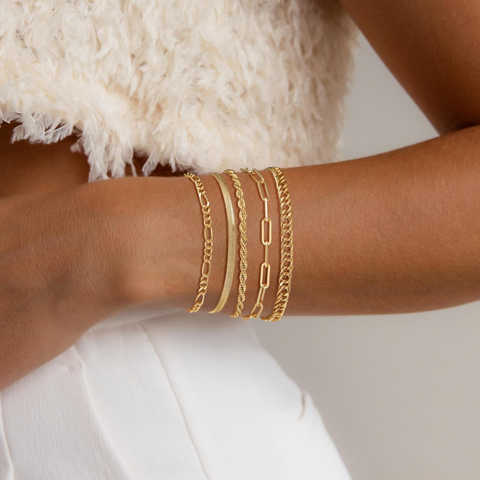 Minimalist Layered Bracelet Set Comfortable Stackable Design_voghion.com