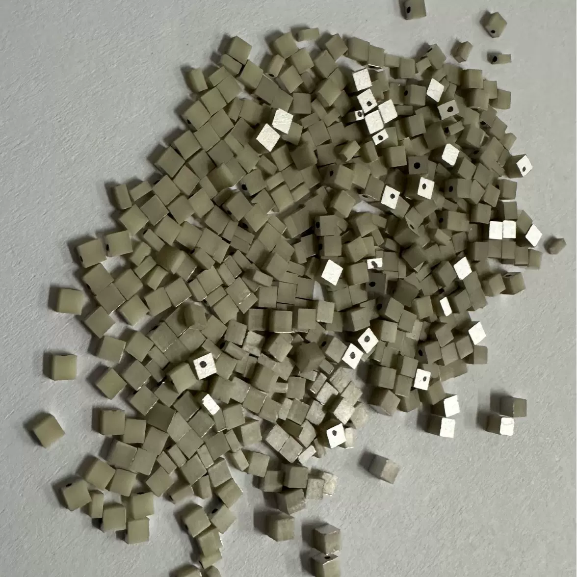 厂家直供 PZT压电陶瓷换能片方片 P4,P5.P8压电陶瓷片小方片