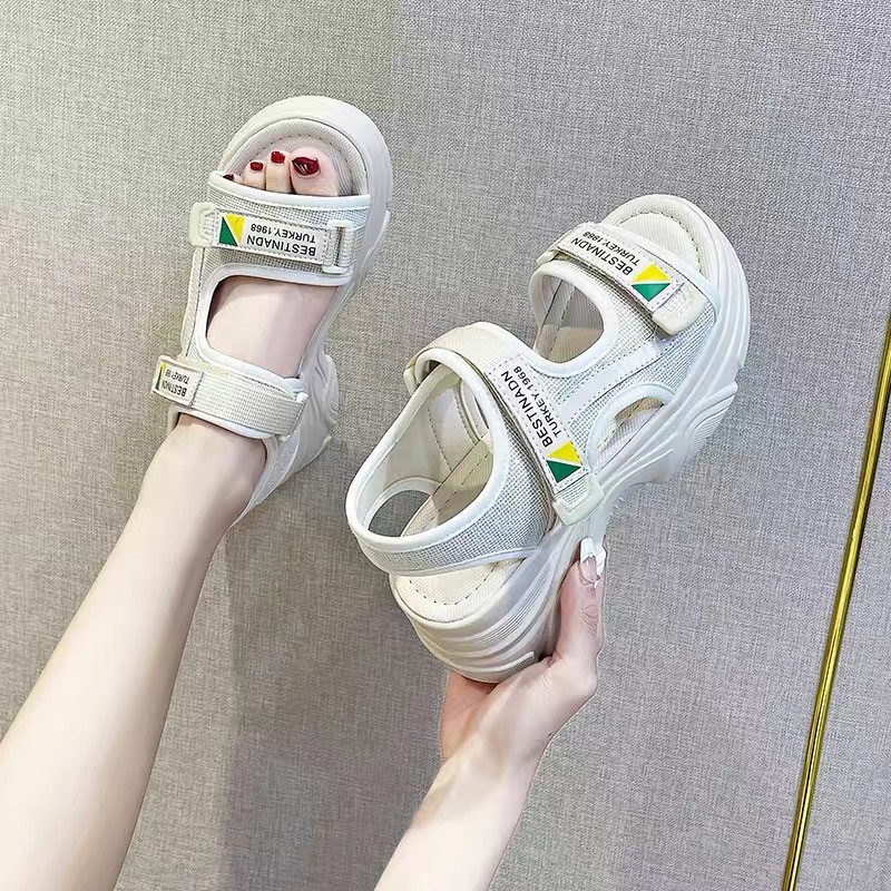 Sandalias de talón medio para mujeres verano 2026 nueva moda versátil antideslizante ligera y alta sandalias romanas