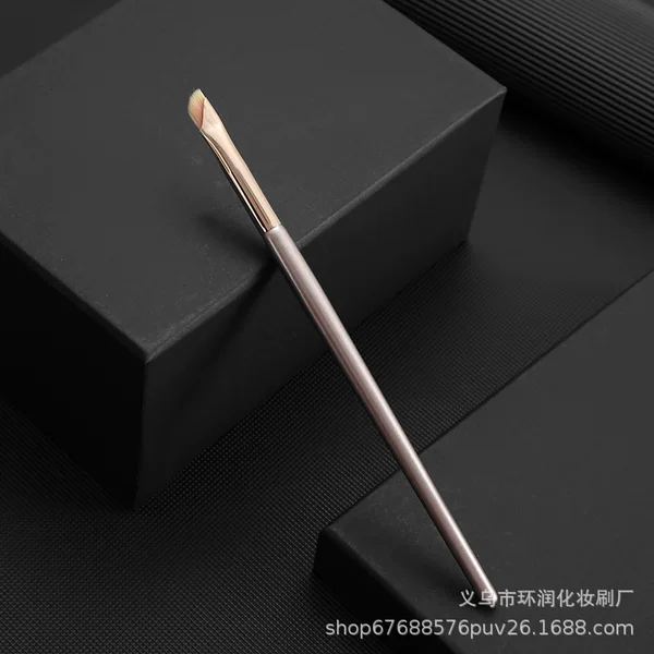 Popular pattern autumn porcelain F192 sickle eyeliner brush flat Bevel blade brush multifunctional makeup brush blade oblique