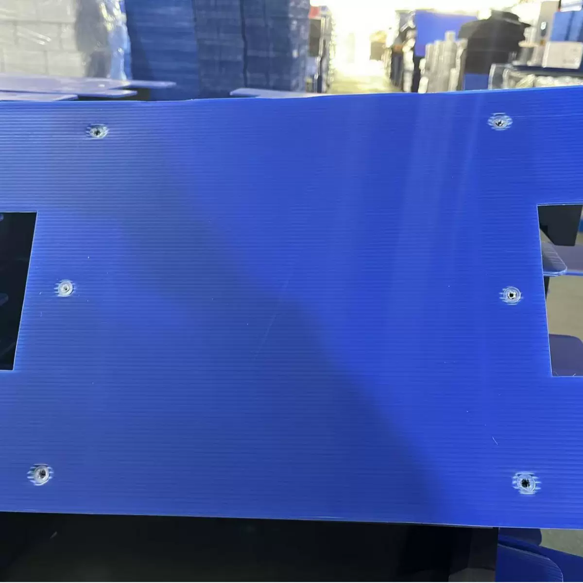 EVA内衬泡棉加厚灰色塑料周转箱带盖物流箱塑胶箱中空板可顶制