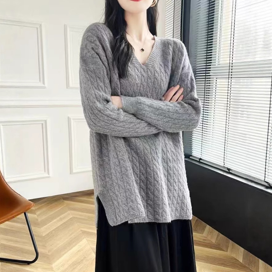 高级感v领绞花简约套头针织衫女2025秋冬新款大版宽松中长款毛衣