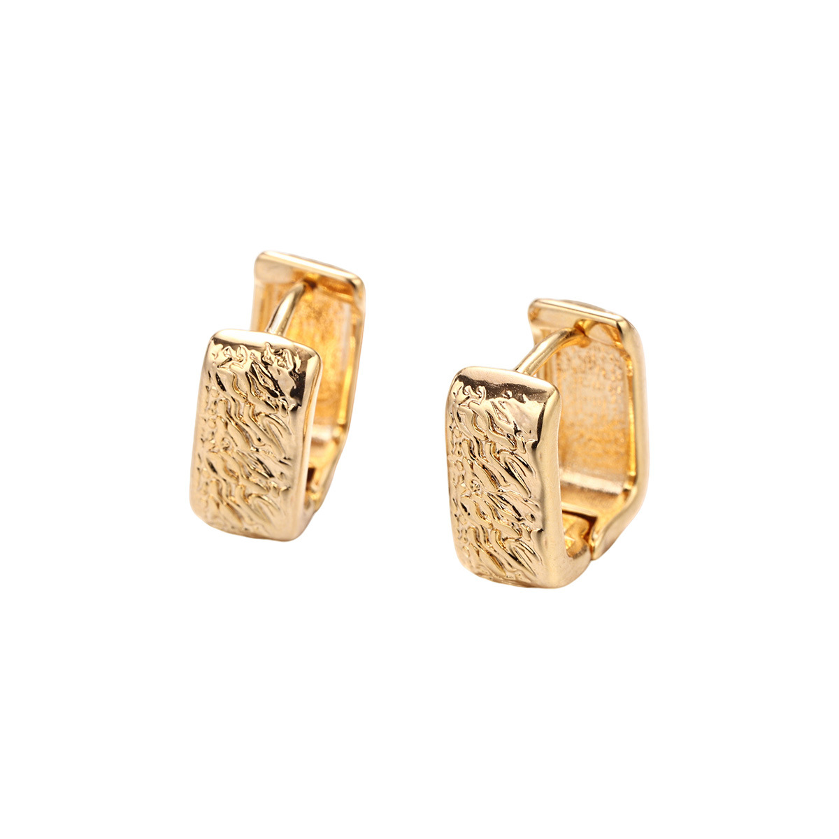 Dorado y plata de doble color tejido botones de orejas otoño y invierno delicado temperamento simple pendientes pendientes de doble color para mujeres pendientes al por mayor