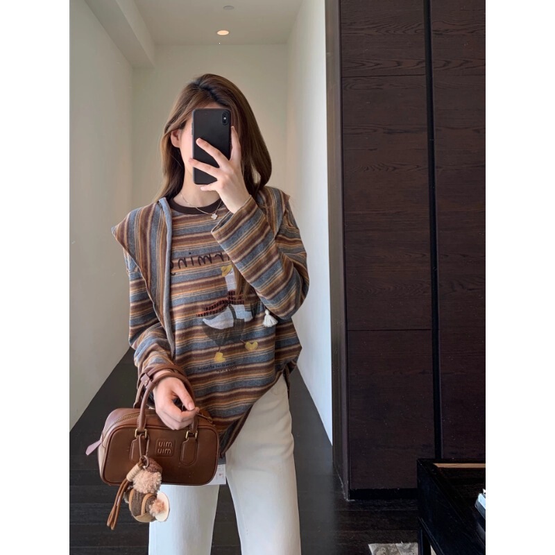 Retro-style, age-reducing striped shawl and long-sleeved T-shirt set, slimming base layer for women, 2026 early autumn new collection, H091710 Retro-style, age-reducing striped shawl and long-sleeved T-shirt set, slimming base layer for women, 2026 early autumn new collection, H091710
