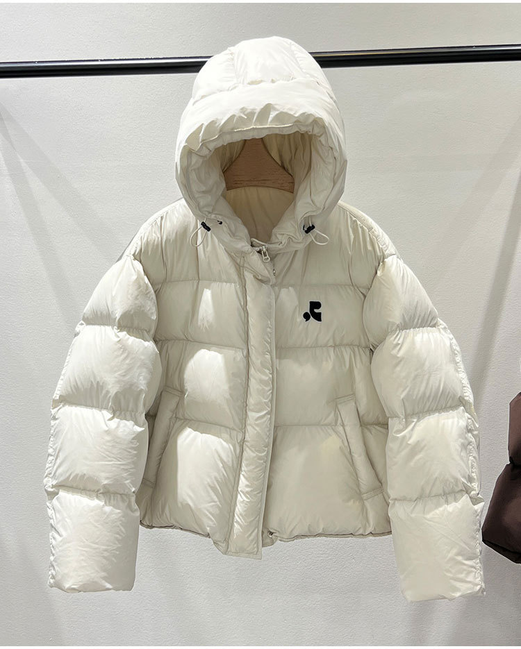 2024冬の女性の短い帽子がダウンジャケットを厚くした韓国版のゆるいパン服のデザイン感刺繍のコート