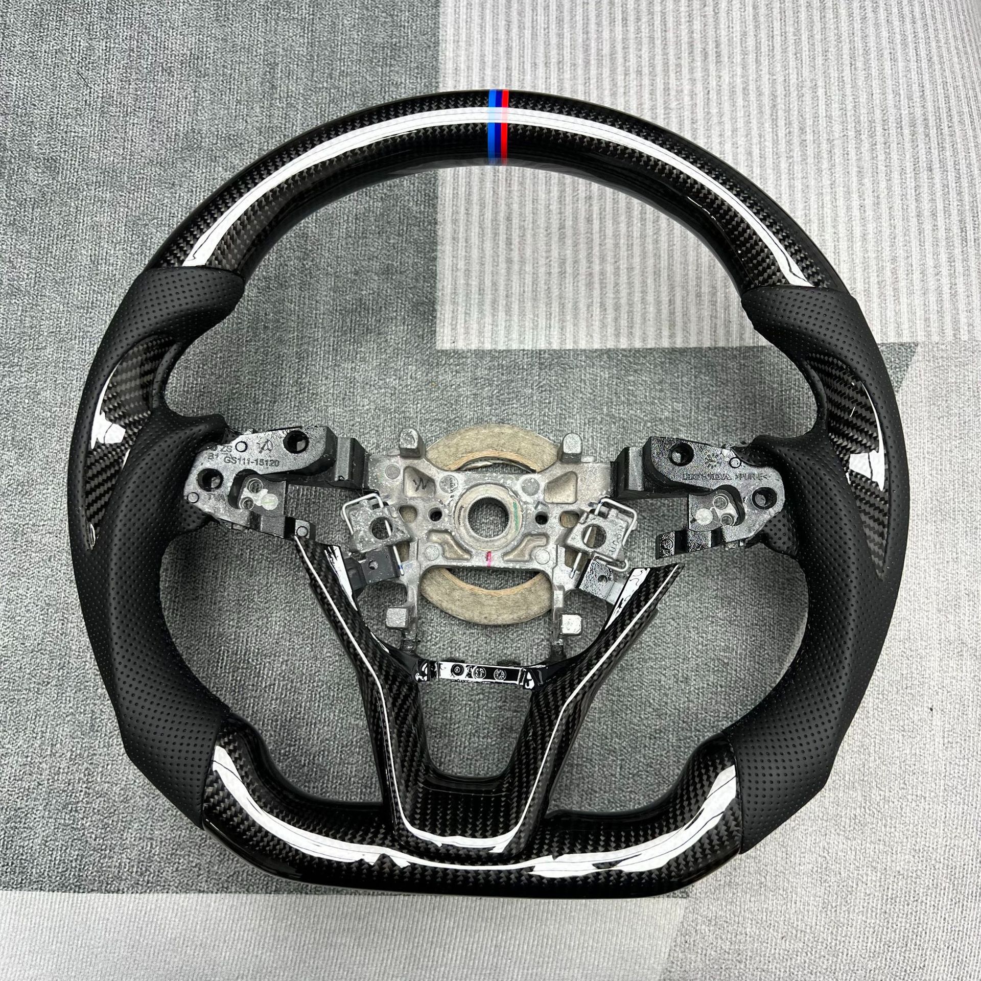 Manufacturer's Hot-Selling Custom Car Steering Wheel Suitable for Honda 10Th Generation Accord Carbon Fiber Steering Wheel Modification and Processing