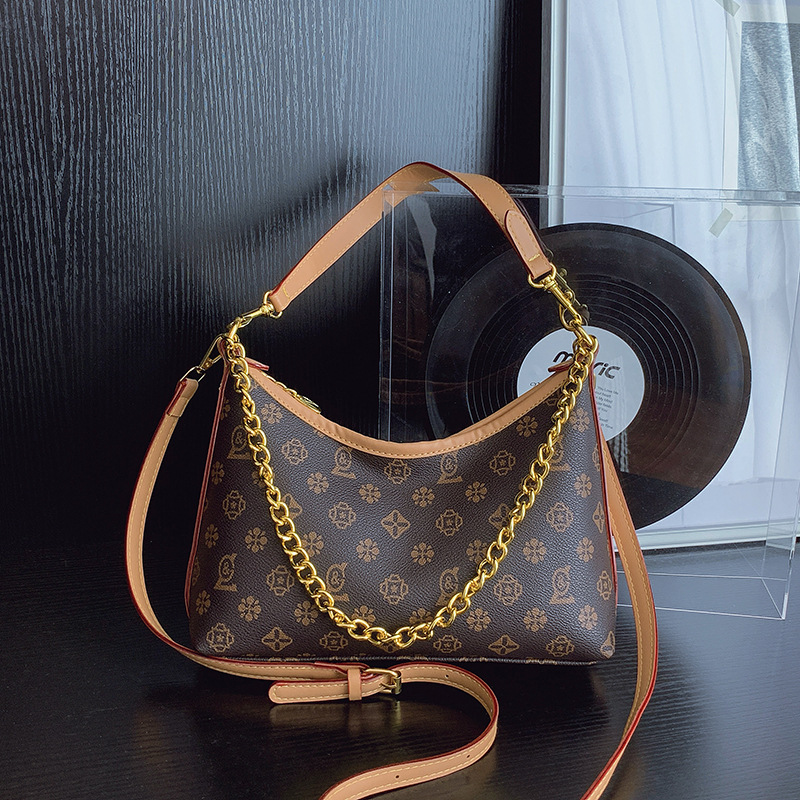 高级感大容量女包新款复古气质通勤腋下包月牙包单肩斜挎包