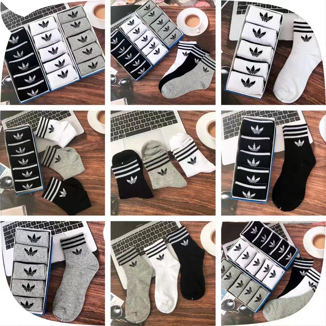 Unisex/Men and women can sport solid color tube socks