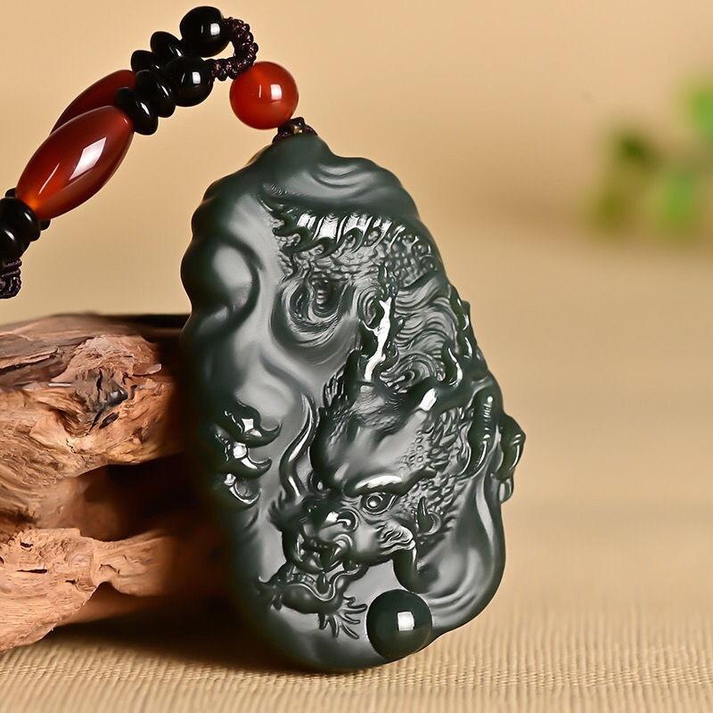 Pendant jade, carved necklace