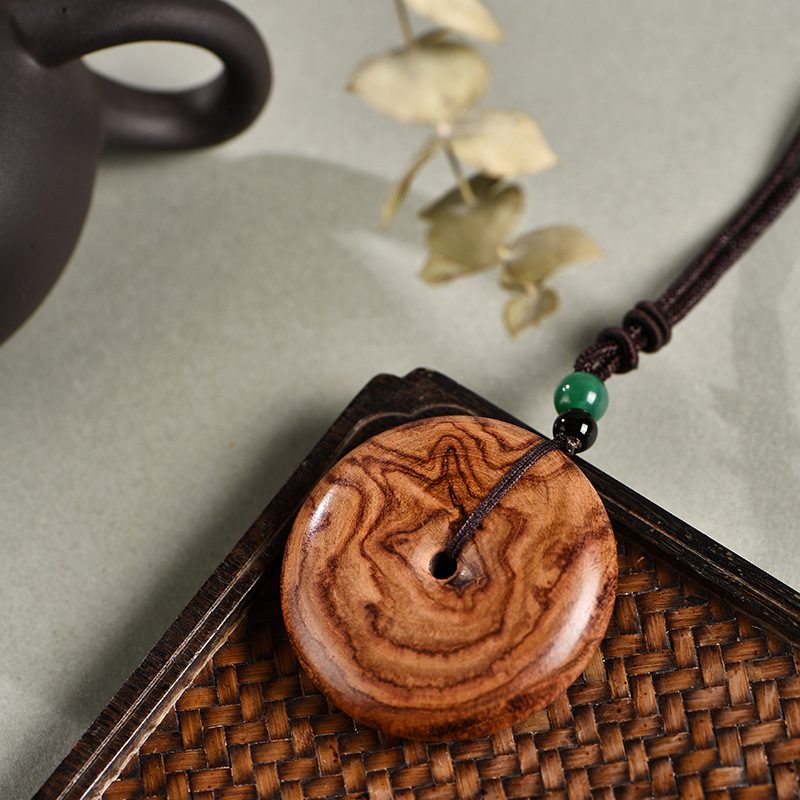 海南黄花梨平安扣吊坠海黄糠梨把件老料鬼脸对眼红木项链文玩小件