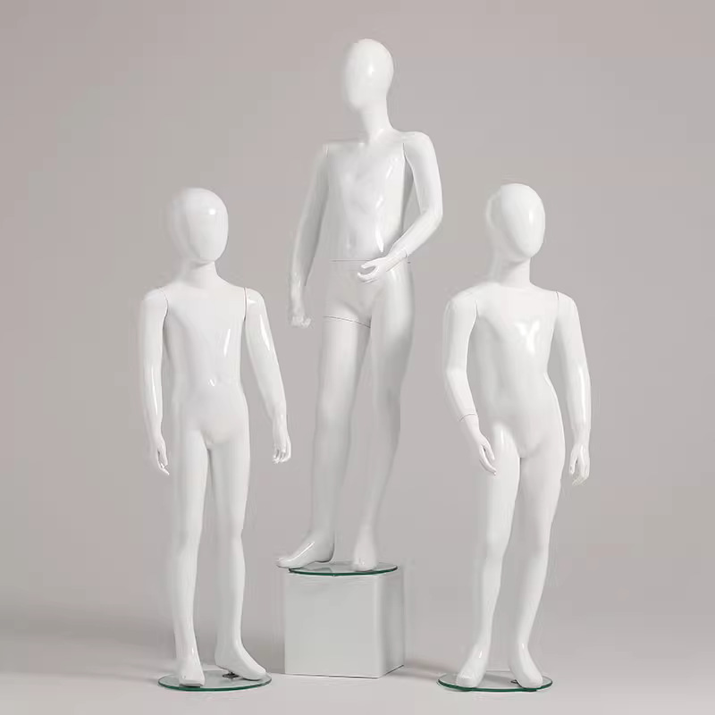 Maniquí Infantil de Cuerpo Completo de Fibra de Vidrio con Pintura Brillante para Tienda de Ropa