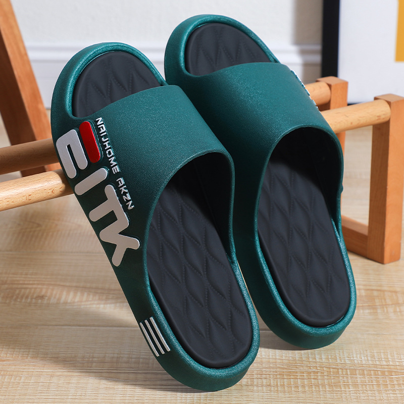 Zapatillas para hombres y mujeres antiolor fondo grueso interior baño doméstico antideslizante pareja de baño para usar zapatillas frías para hombres y mujeres