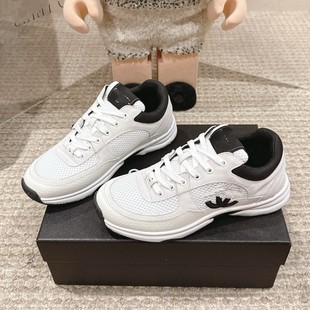 С���L�羳ֱ�N��؈�W���ϵ����e���ţƤ�����\��Ь��Ů��H��