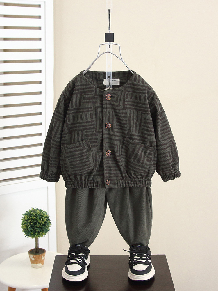 5936 traje de niño chaqueta de otoño para niños 2024 nuevo estilo estilo occidental bebé primavera y otoño ropa de pana traje de tres piezas image 1