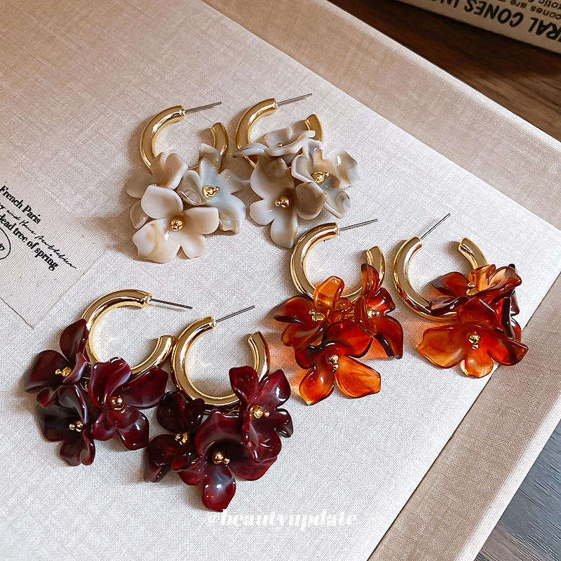 Pendientes de flor Maillard con aguja de plata Pendientes retro de nicho Pendientes de temperamento de moda Lujo ligero Sentido de alta gama Otoño e invierno al por mayor