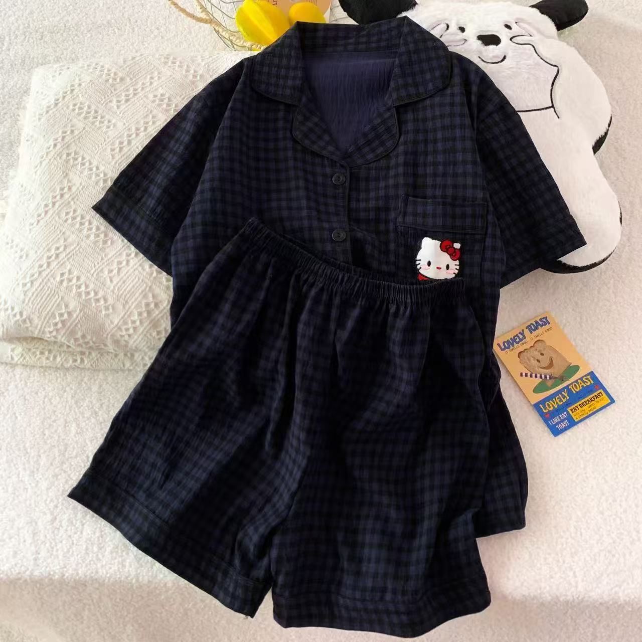 5523 딥블루 체크 헬로키티 - 구름면 반팔 반바지 세트