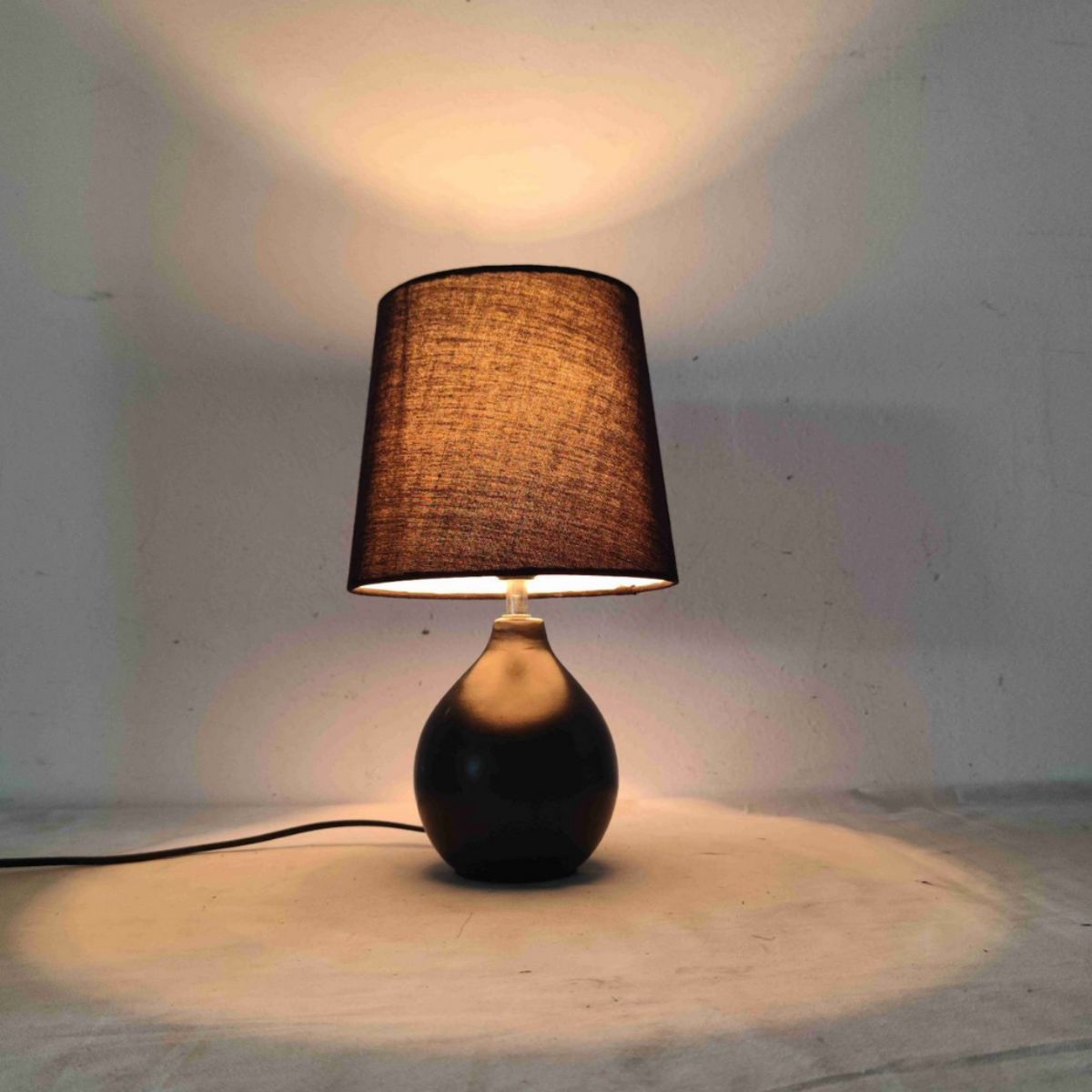 Diseño retro creativo cerámica minimalista dormitorio hotel residencial pequeña lámpara de escritorio fuerza de fabricación al por mayor dimmable led