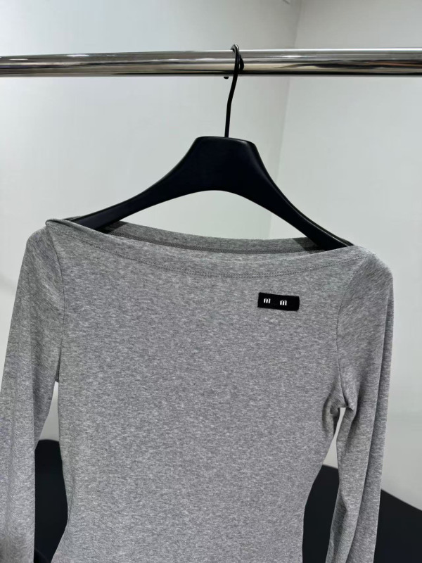 Nanyou レディース 25 夏秋新ファッション年齢軽減スタイルレターパッチワンショルダーカラー薄底長袖 Tシャツ|undefined