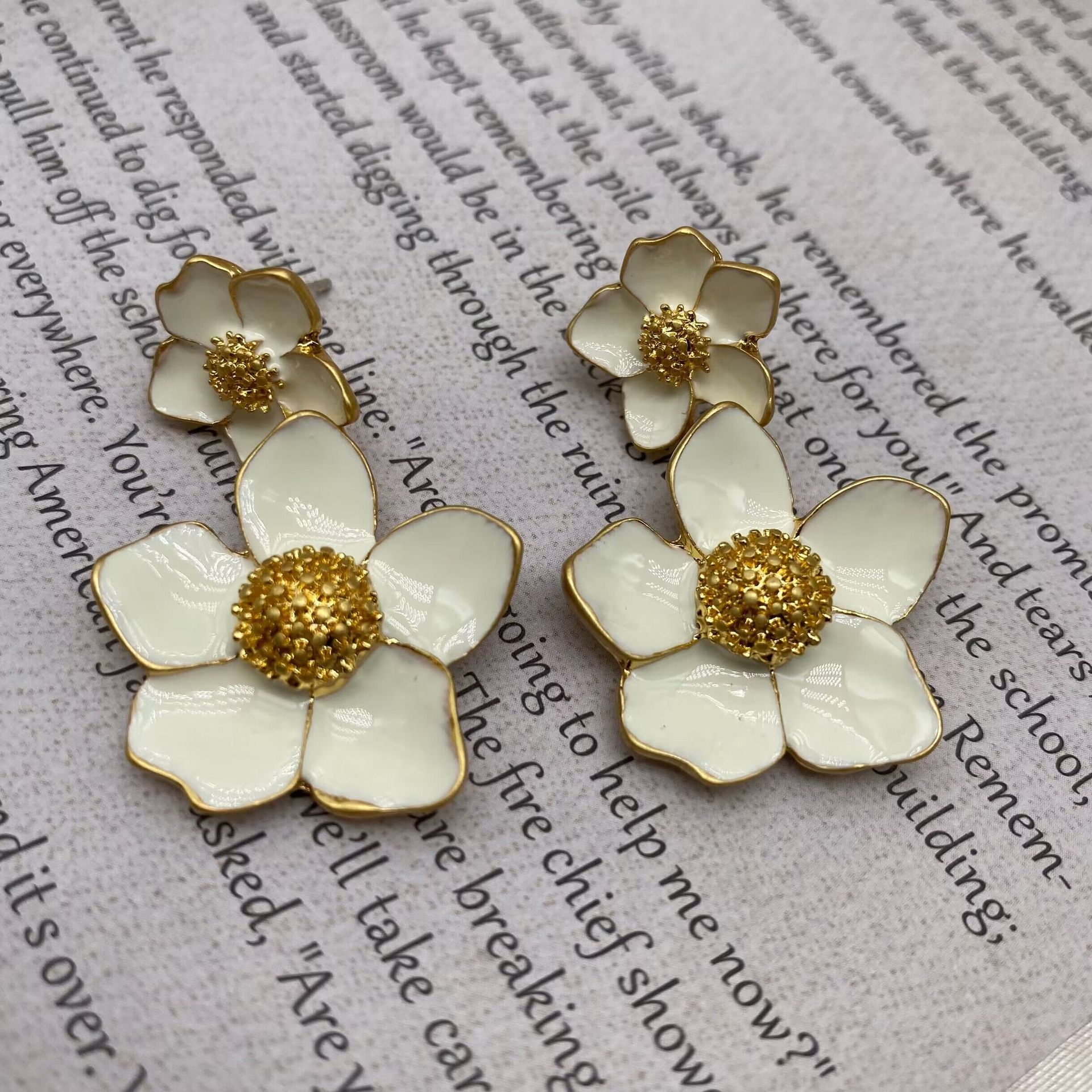 Party, Date Occasion 1 Pair Retro Flower Plating Alloy Drop Earrings