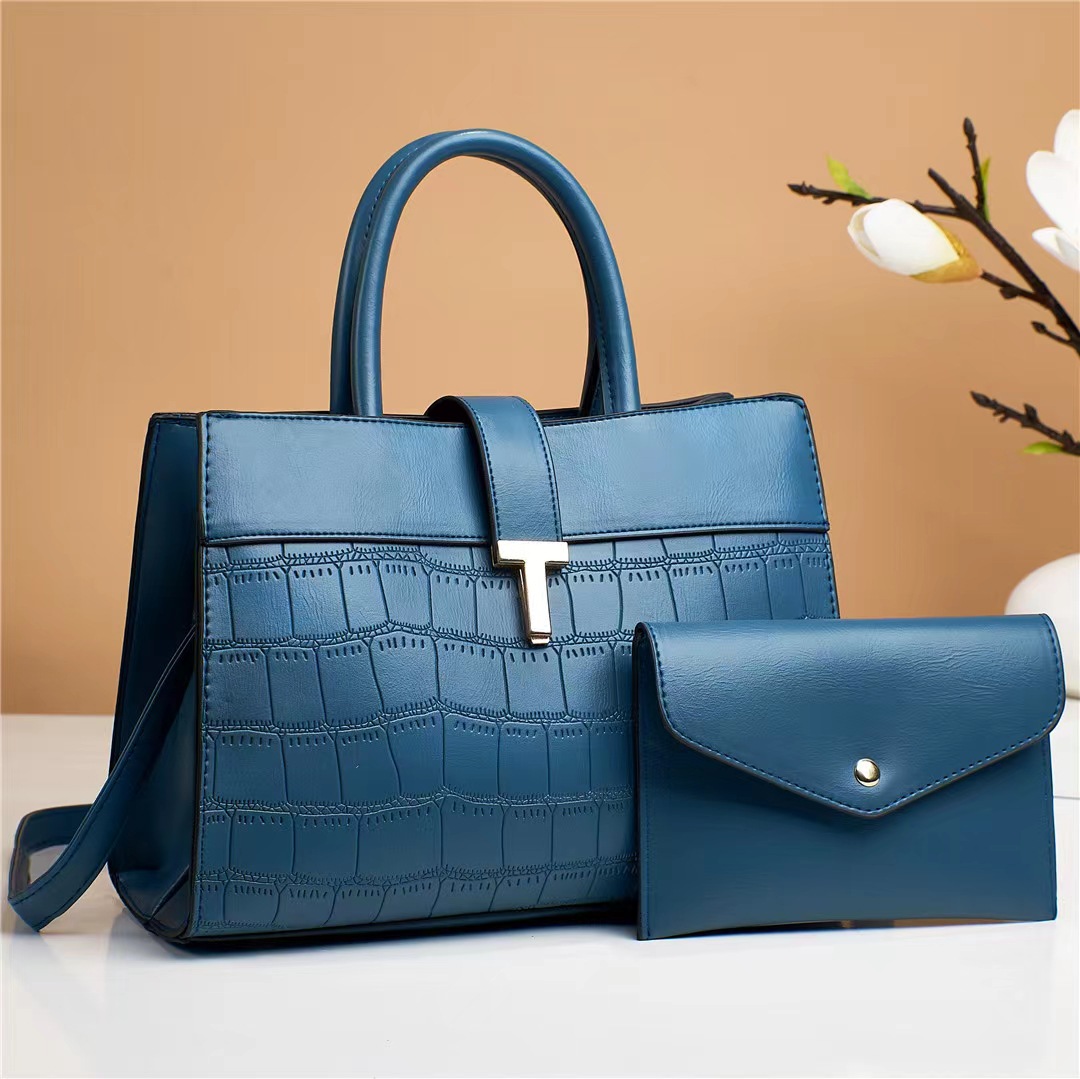 Women's Large Pu Leather Solid Color Vintage Style Square Zipper Bag Sets display picture 4