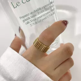 戒指;耳钉;项链